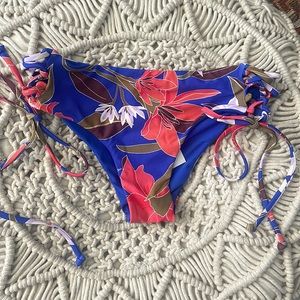 Billabong cheeky bathing suit bottoms